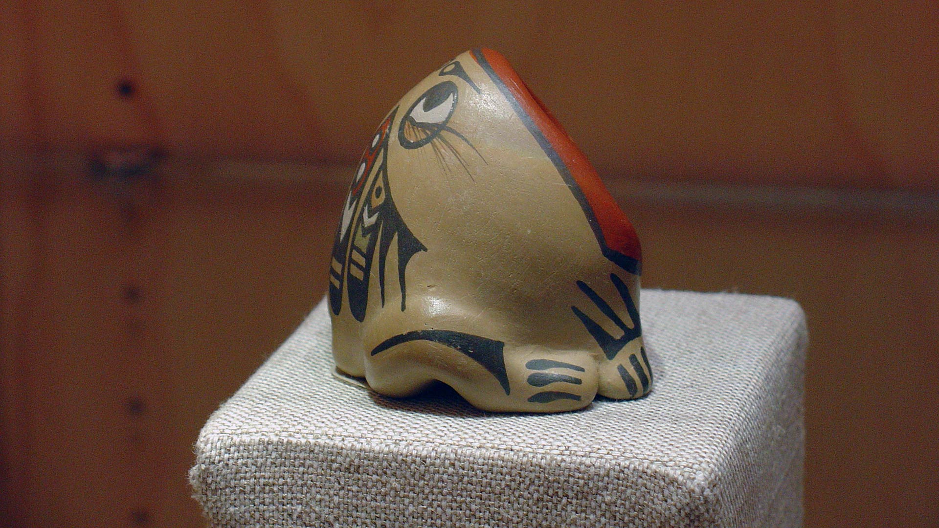 ceramic sculpture of an animal