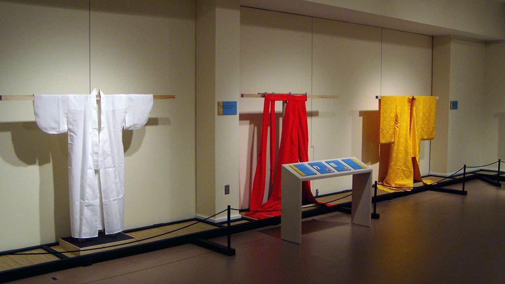 side view, gallery view