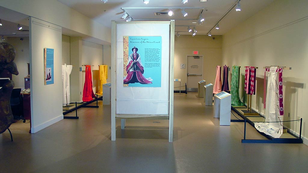 entire gallery overview with all the kimonos on display