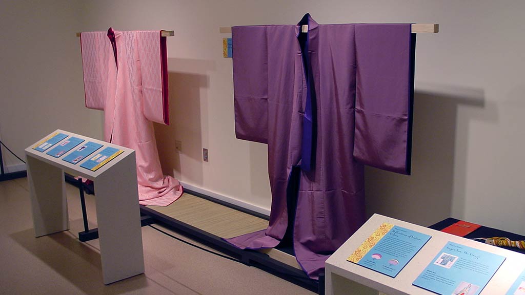 pink and purple kimonos
