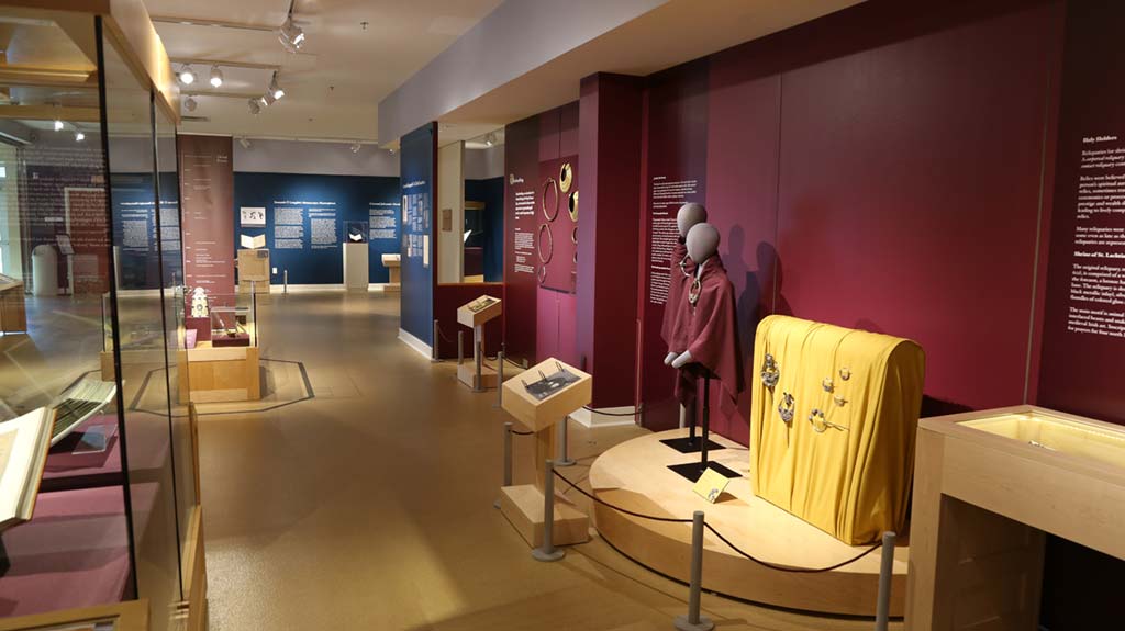the right half of the gallery