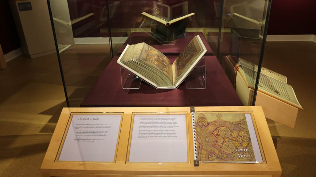 text desriptions of the illustrated books