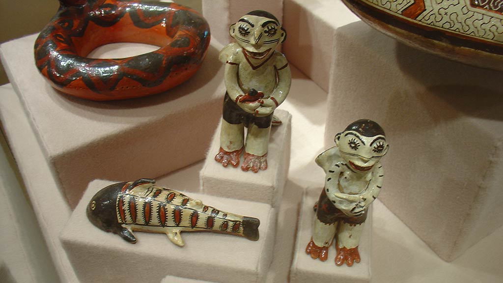 eramic artifacts: snakes, people, fishes