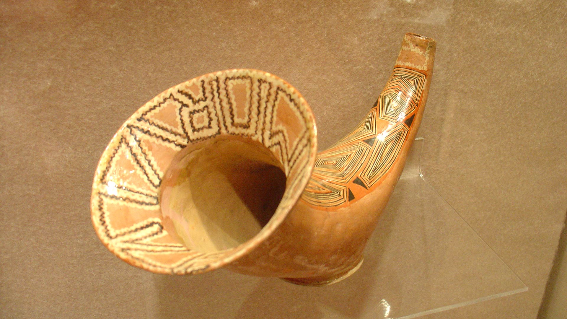 ceramic horn