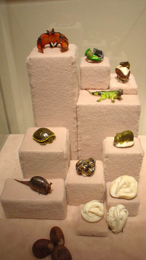 sculptures of the sea animals