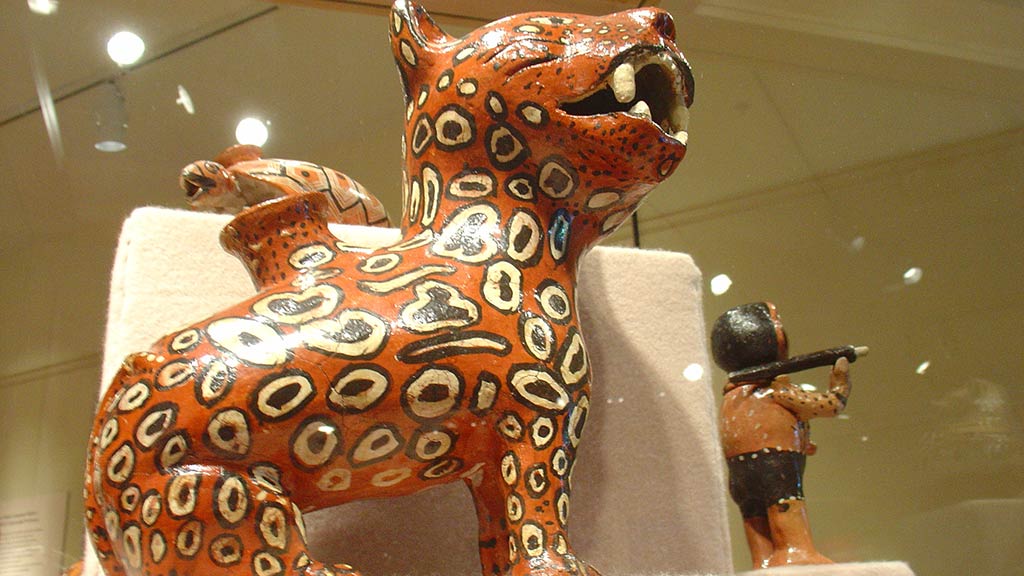 ceramic sculpture of the leopard