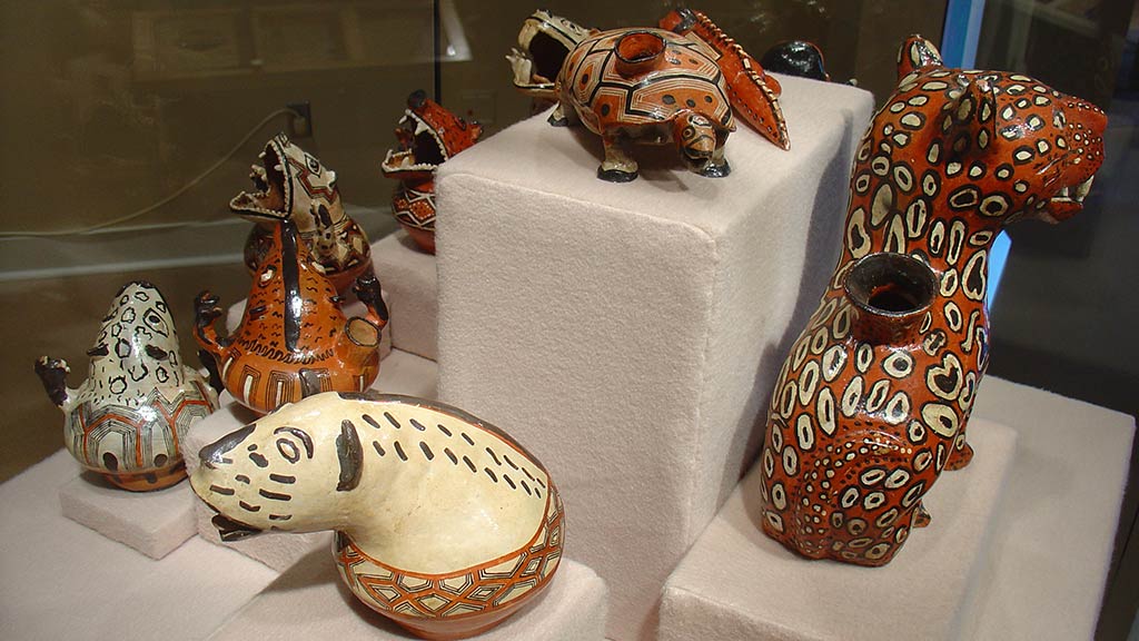 ceramic sculpture of animals, vivd color