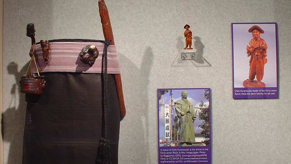 photos of the warriors, figure sculpture, wooden objects
